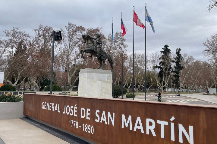 Estatua San Maritn